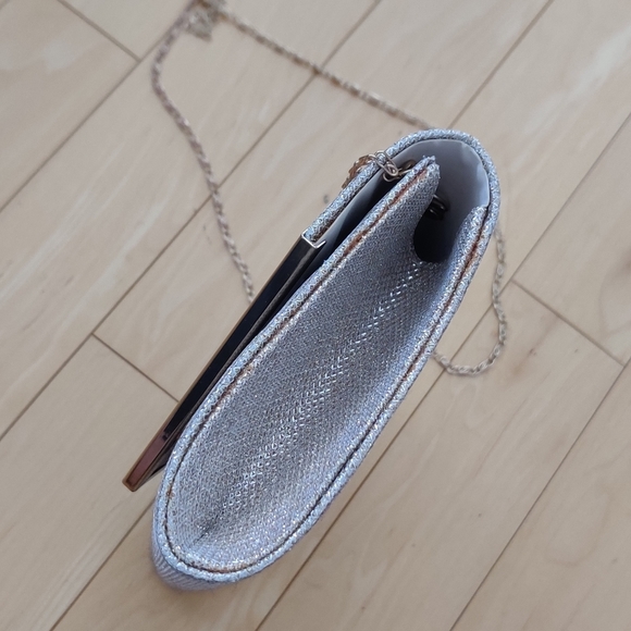 Gold clutch - Picture 3 of 5